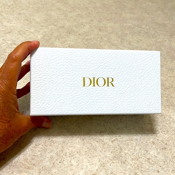EMPTY SMALL WHITE & GOLD CHRISTIAN DIOR GIFT BOX - Picture 4 of 6